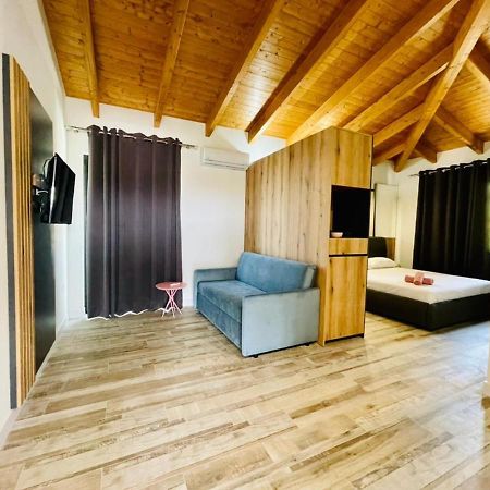 Adriatik Hotel Vlore Luaran gambar