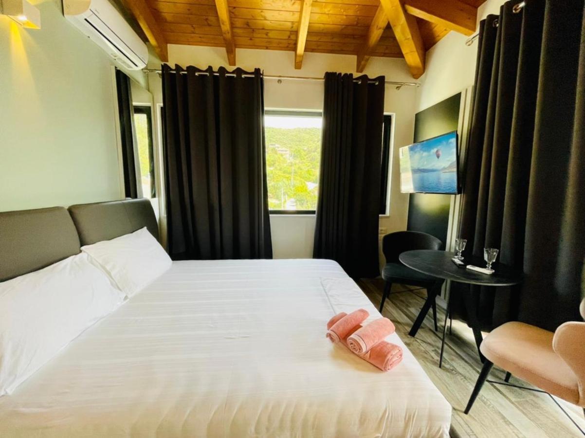 Adriatik Hotel Vlore Luaran gambar