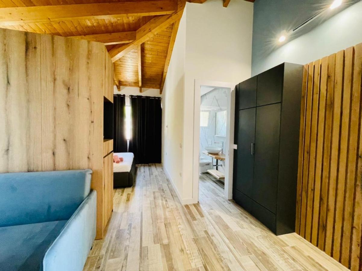 Adriatik Hotel Vlore Luaran gambar