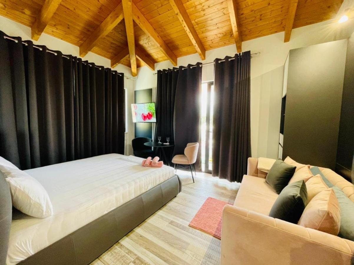 Adriatik Hotel Vlore Luaran gambar