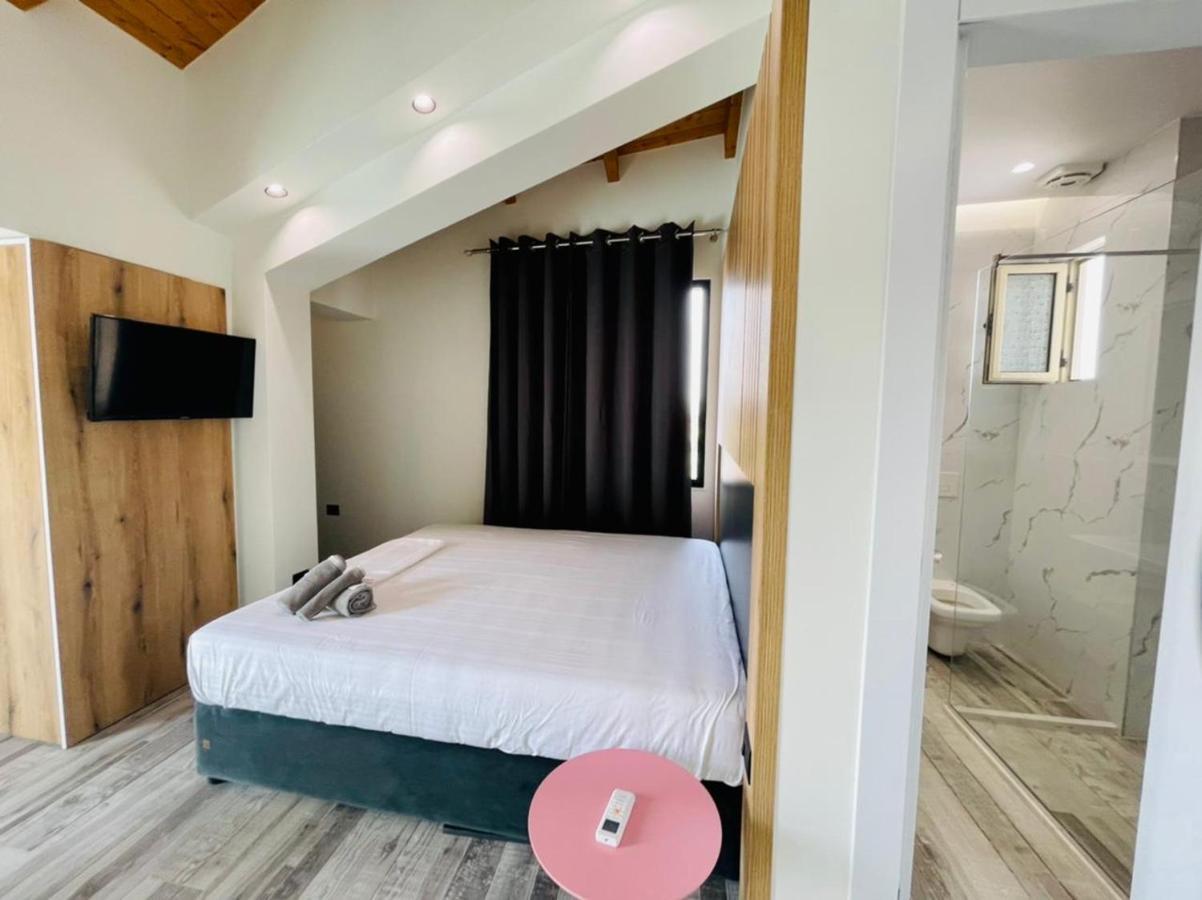 Adriatik Hotel Vlore Luaran gambar