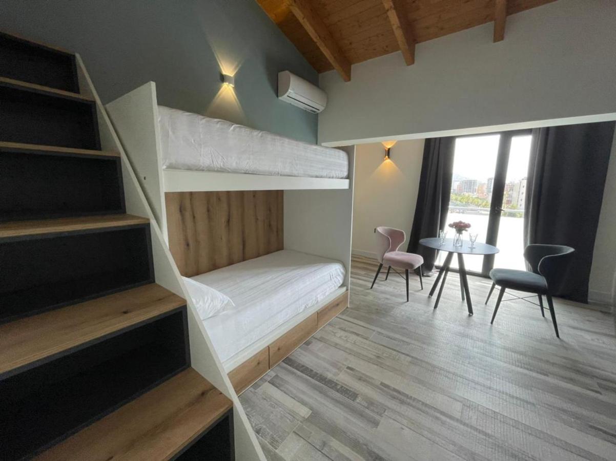 Adriatik Hotel Vlore Luaran gambar