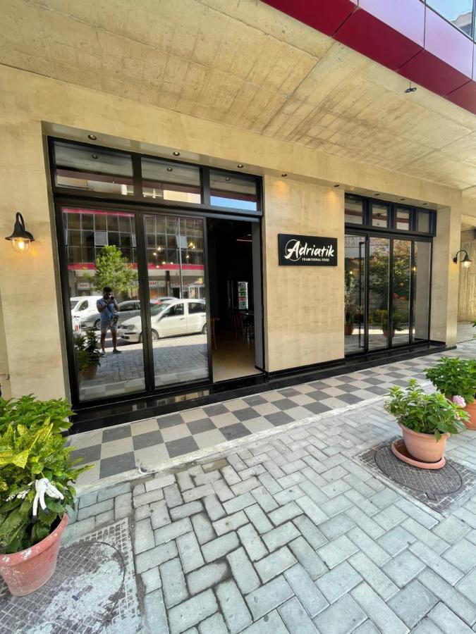 Adriatik Hotel Vlore Luaran gambar