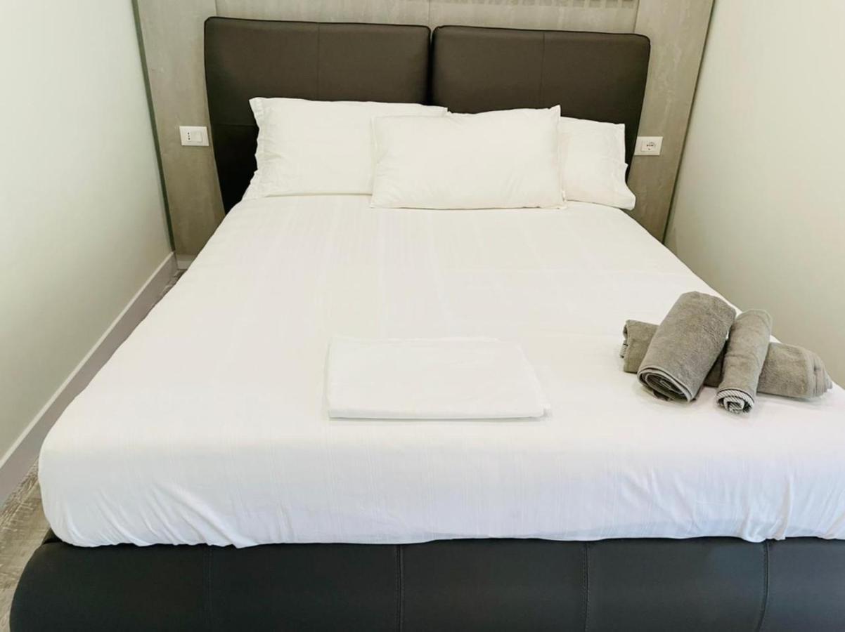 Adriatik Hotel Vlore Luaran gambar