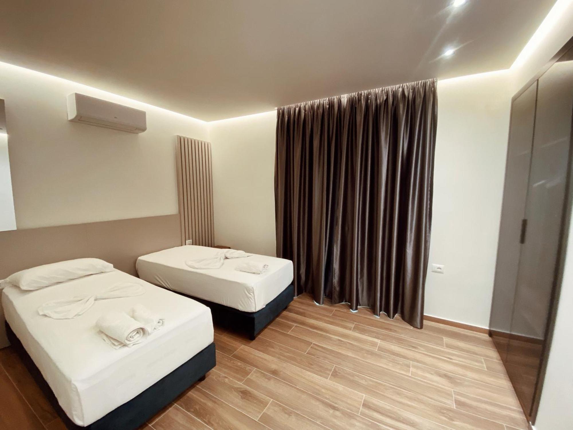Adriatik Hotel Vlore Luaran gambar